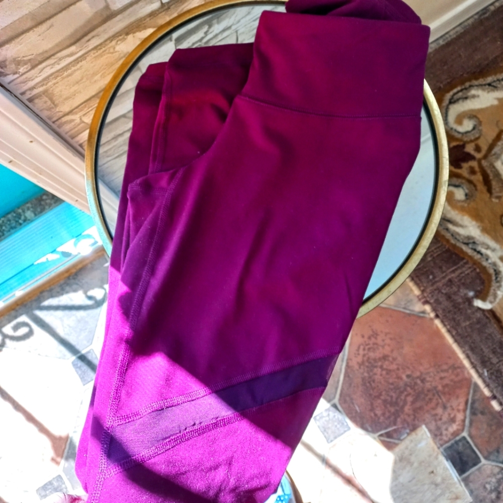 Small Old Navy Mesh Sport Legging